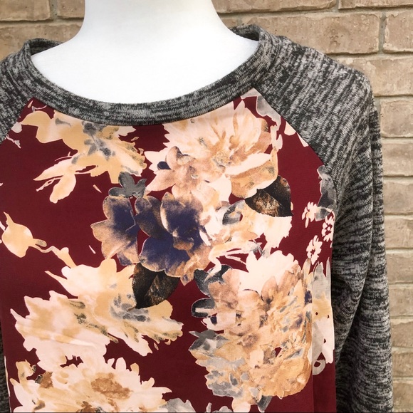 Éloges: floral tunic top - Picture 2 of 10